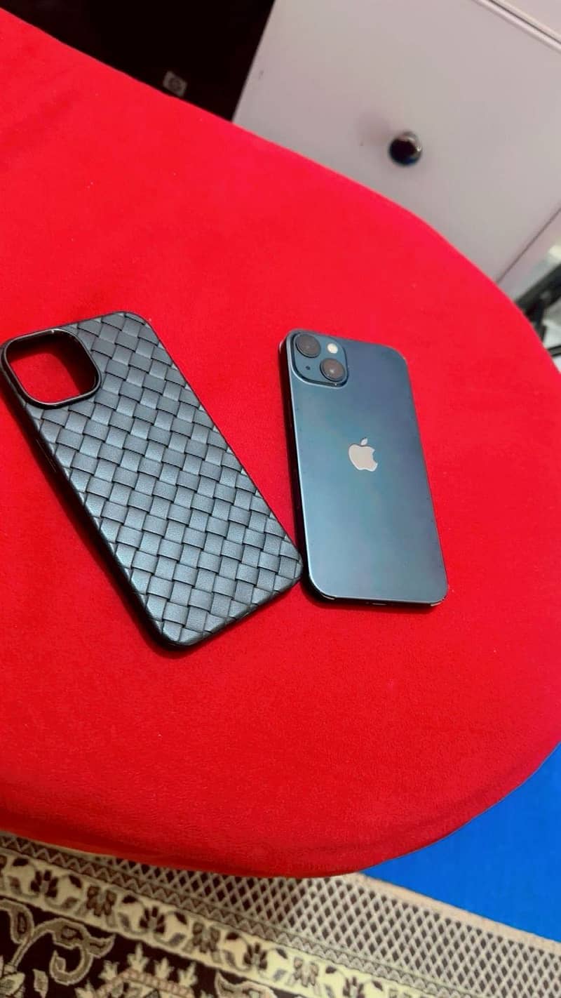 Apple iPhone 13 1