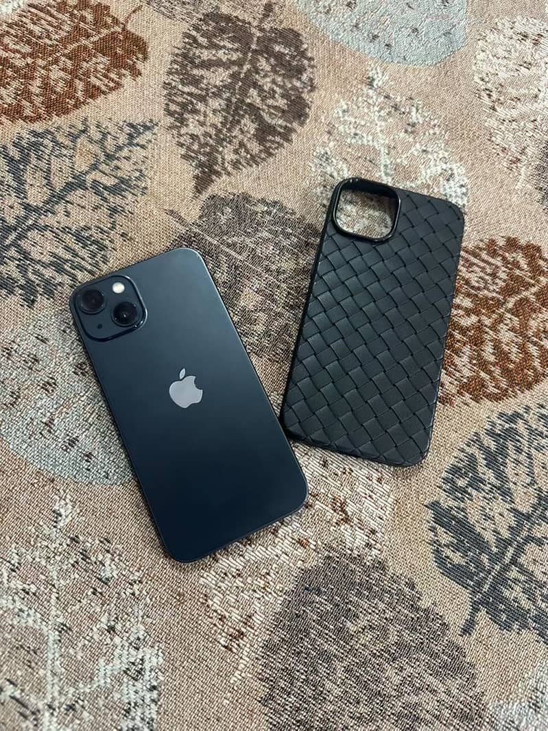 Apple iPhone 13 2