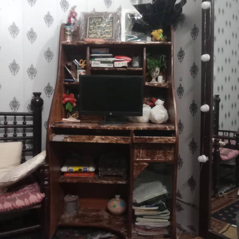 computer trolly 0