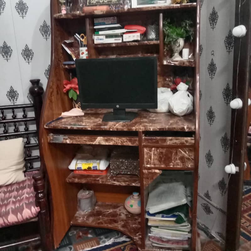 computer trolly 1