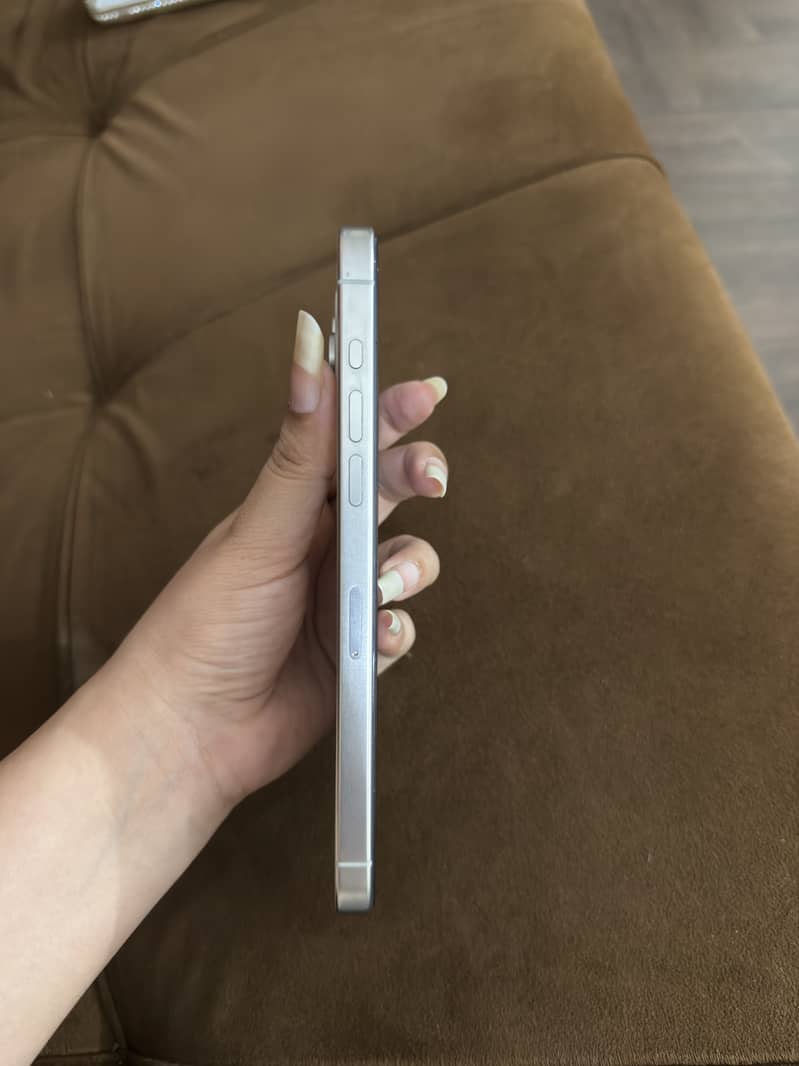 Apple iPhone 15 Pro Max 5