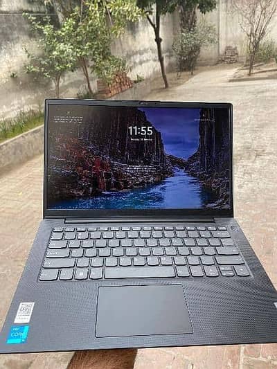 Lenovo IdeaPad v14