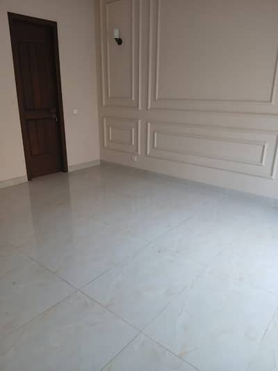 Maine Boulevard 8 Marla 2nd Floor Available For Rent