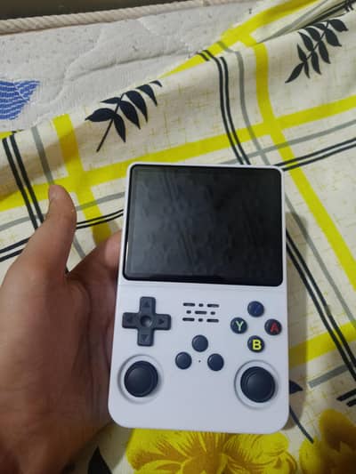 R36s new 10/10 condition 20000+ games