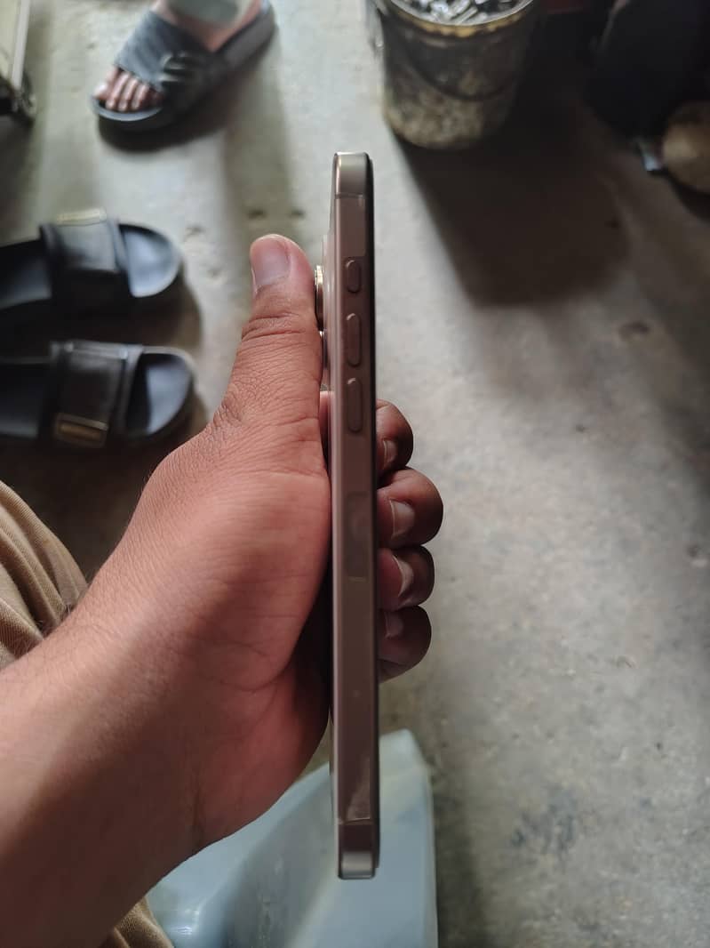 Iphone 16 pro max jv 6
