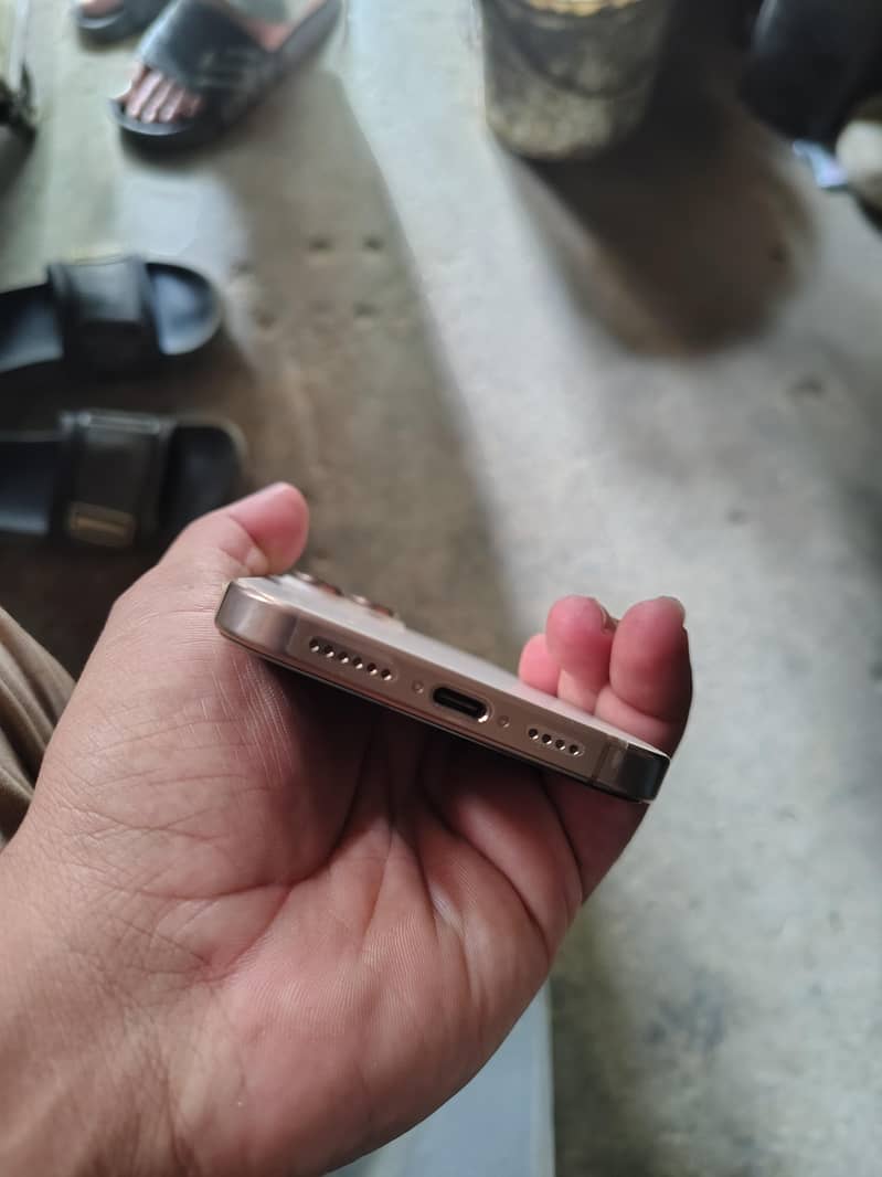 Iphone 16 pro max jv 7