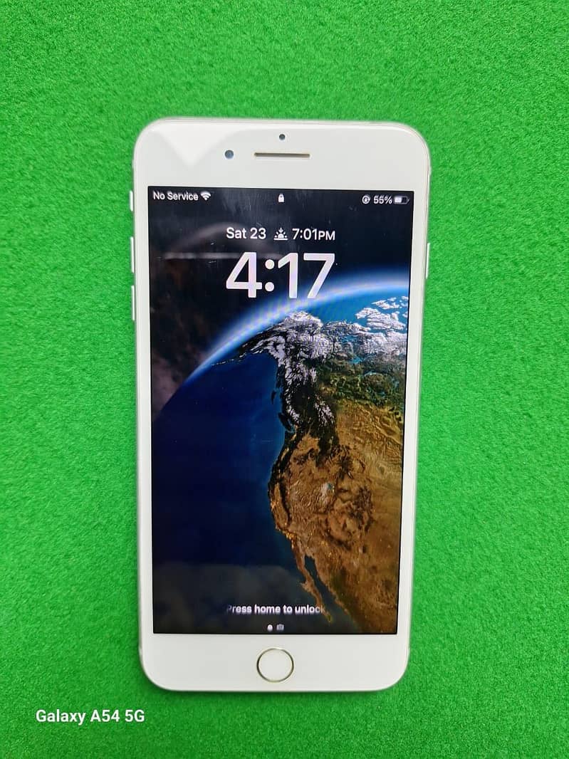 Apple iPhone 8 Plus 1