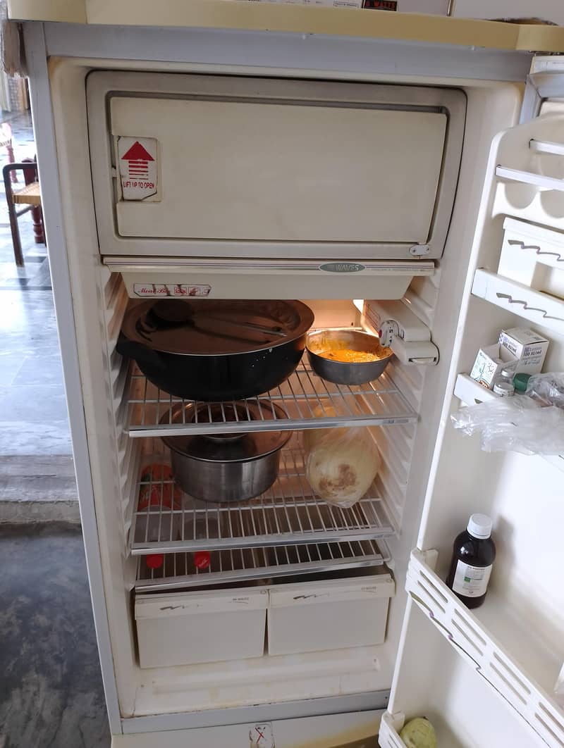 waves Refrigrator excelent working 1