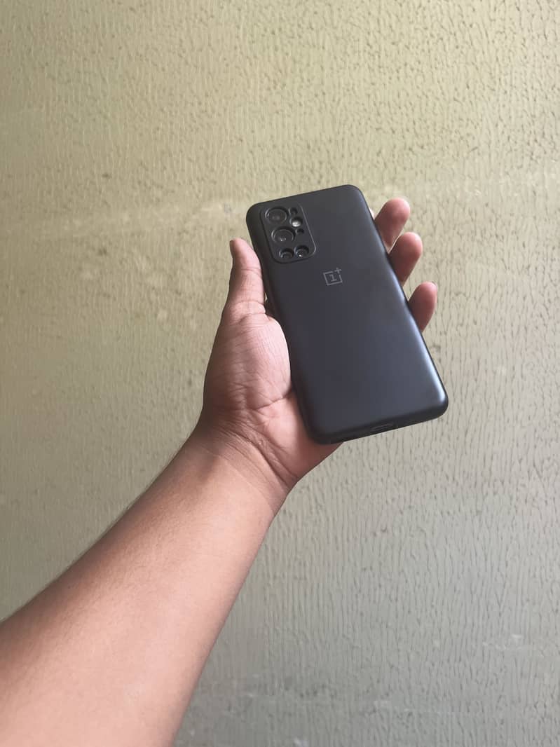 ONE PLUS 9 PRO 4