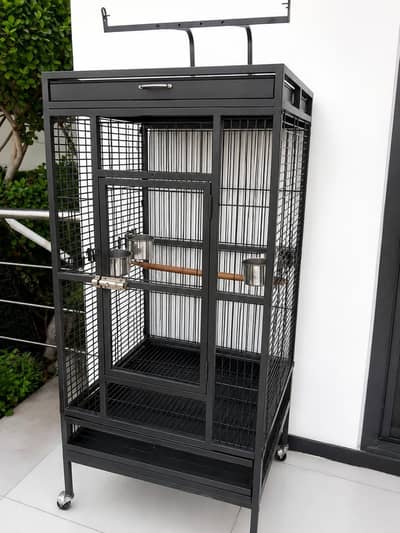 parrot cage in good condition