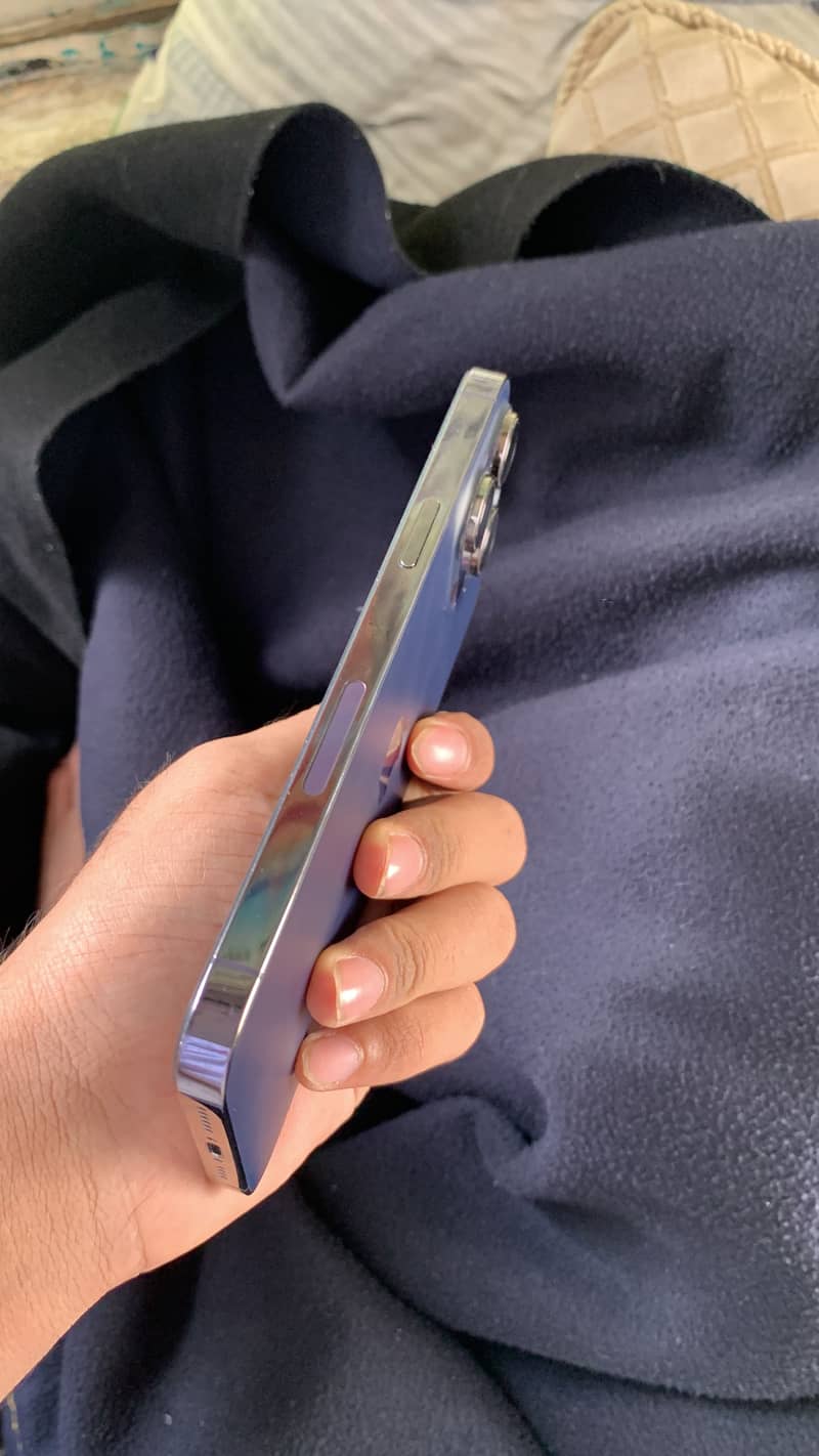 Apple iPhone 14 Pro Max 1