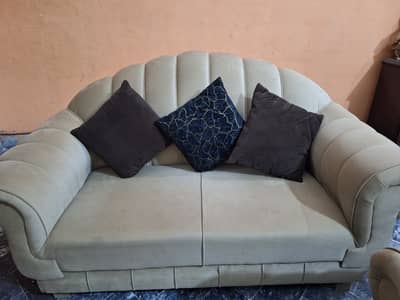 Luxury 7 seater sofa set for Sale—Excellent condition