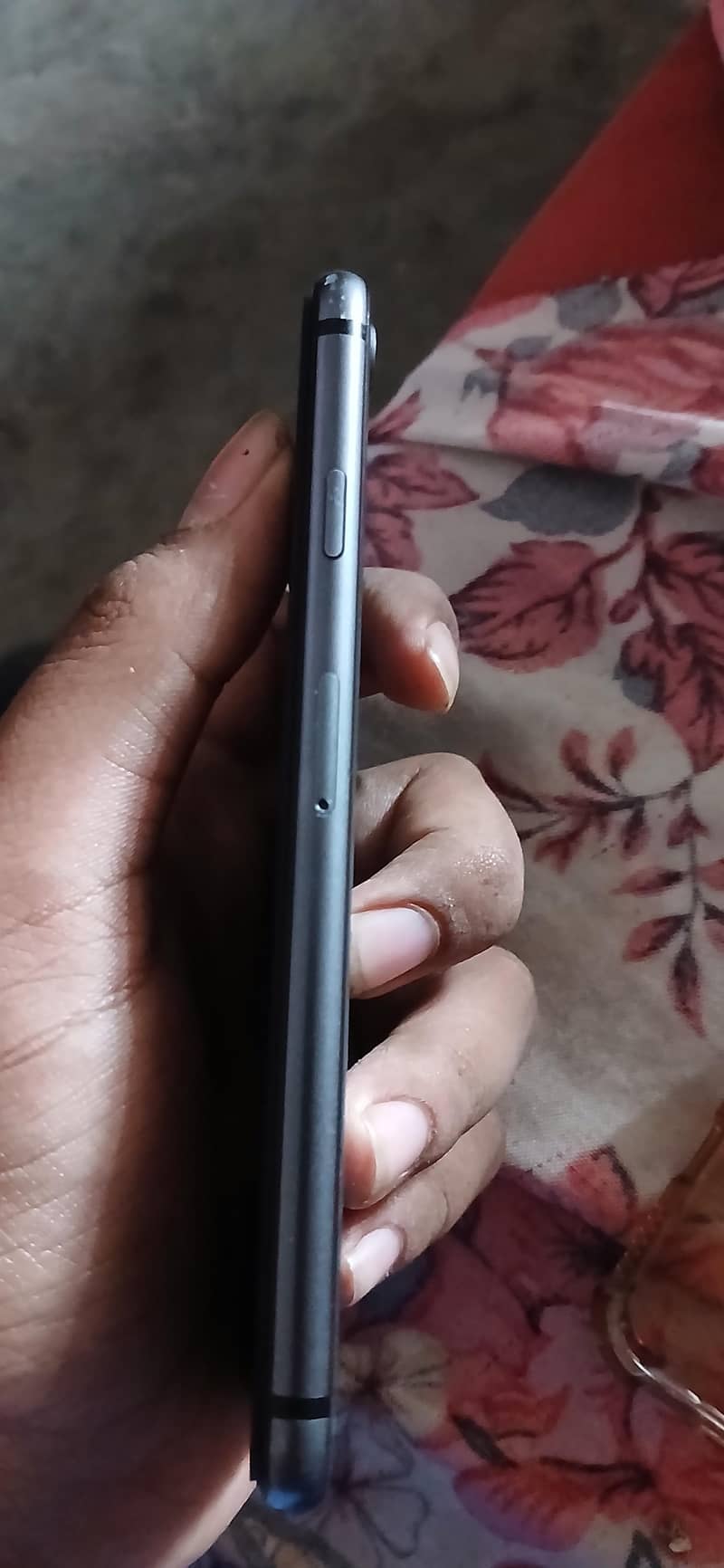 iPhone 8 3