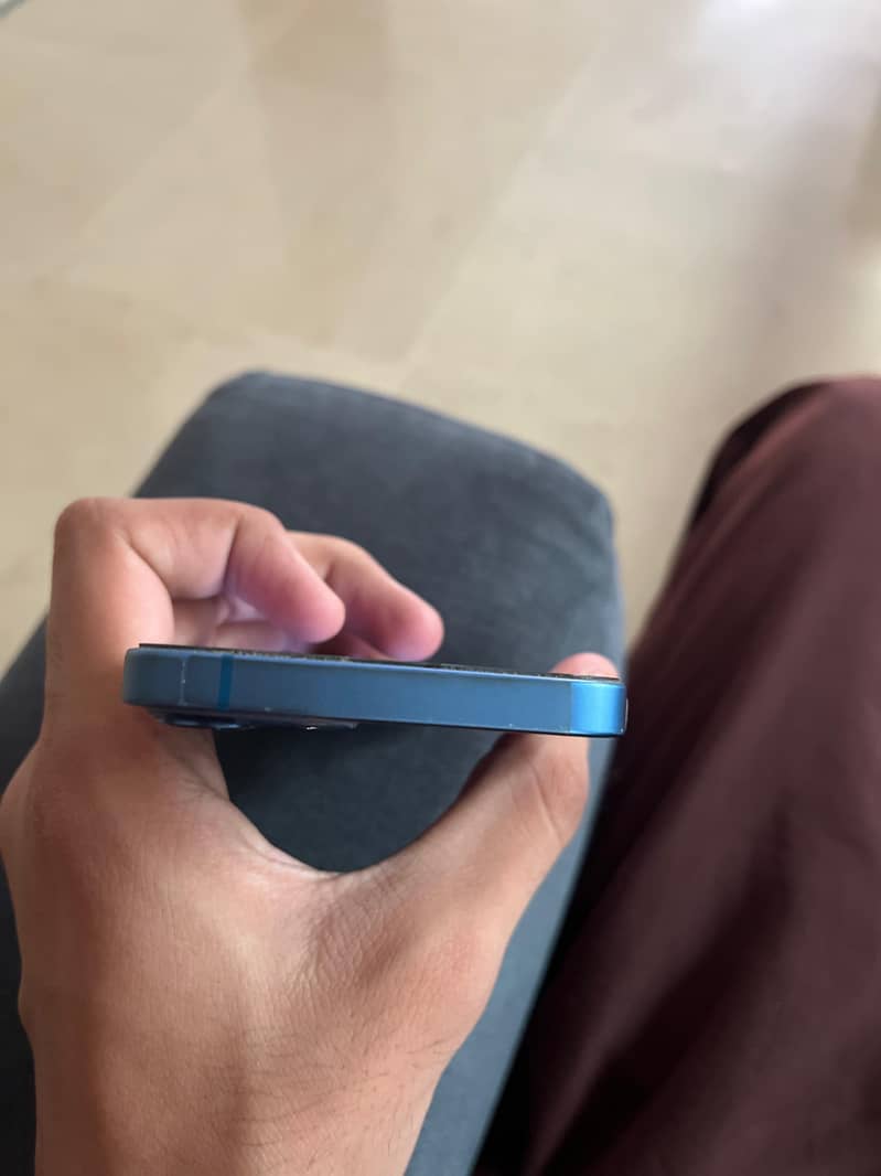 Iphone 13 4