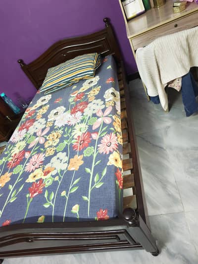 Pure Sheesham wood Single bed for Sale