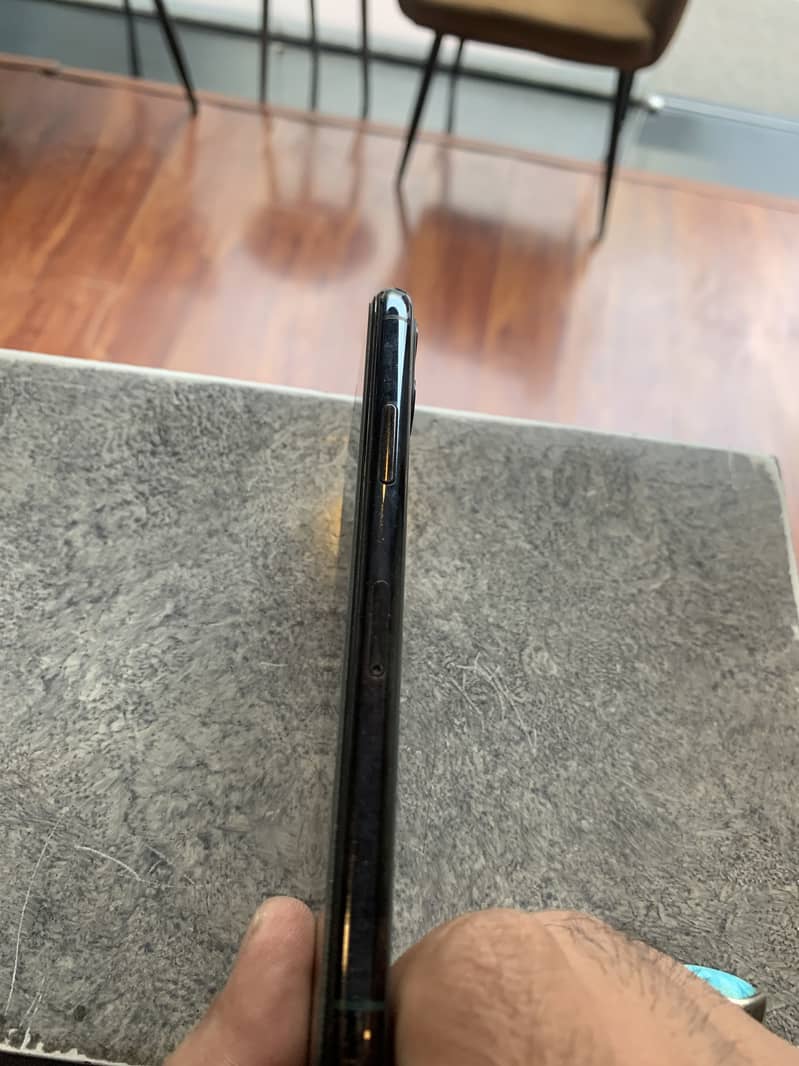 iPhone 11 Pro 1