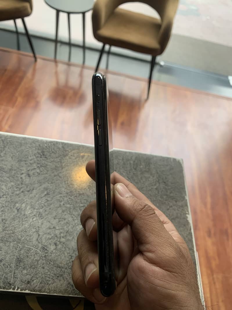 iPhone 11 Pro 3
