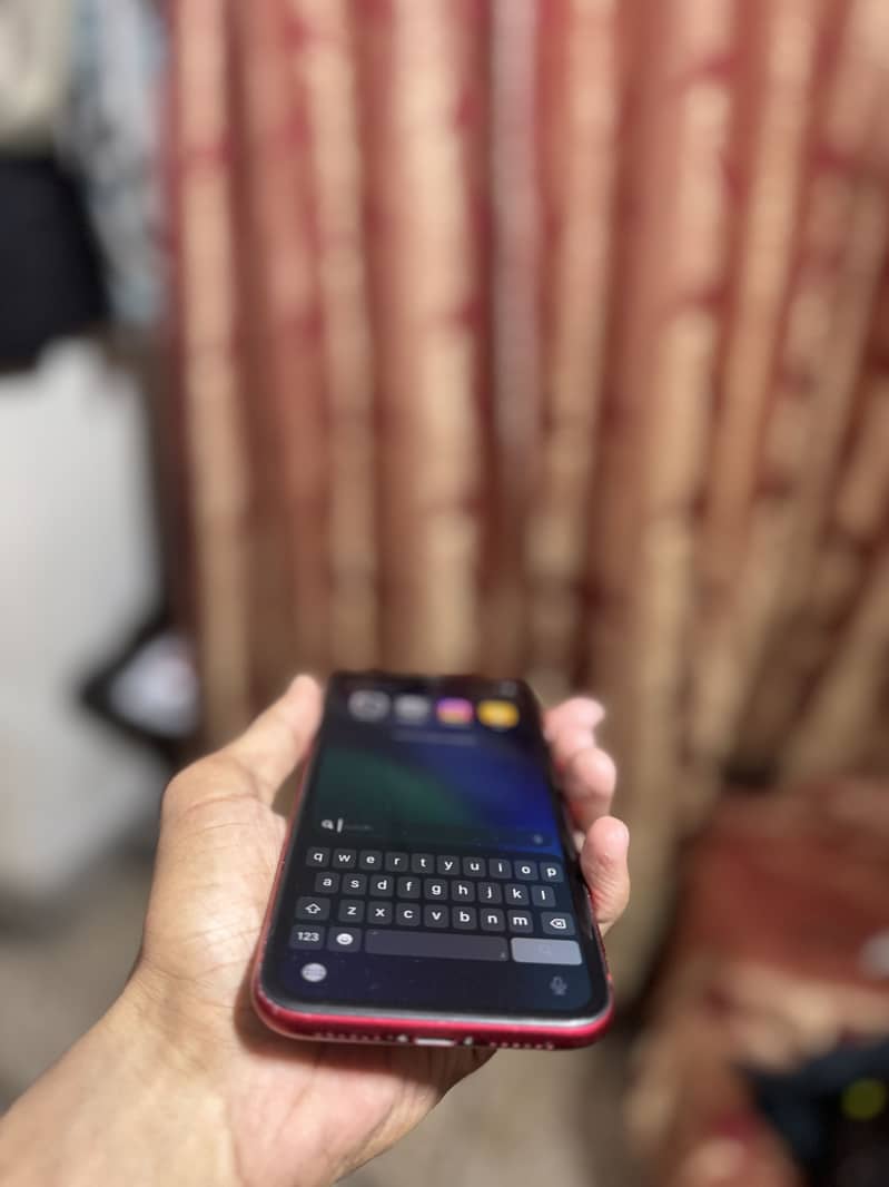 iPhone 11 4