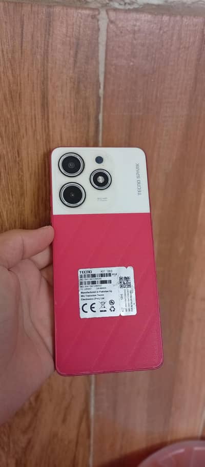 Mobile phone Tecno spark 10 pro  Life time chalne wala mobile. . . 8  128