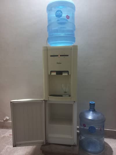 Haier compressor dispensar 10/10, 3 mintue chill, hot/cold, HLM-60B.
