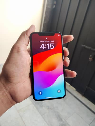 Selling my personal iPhone XS 64GB