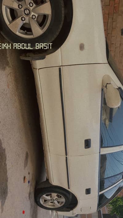 Rims urgent sale bht achi look dyte hy or achi condition ma hy