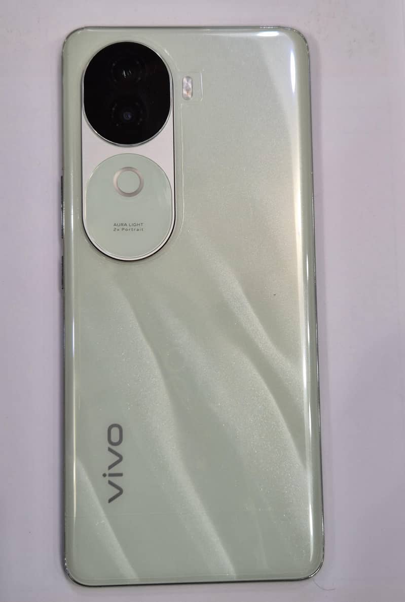 v 40 e 1