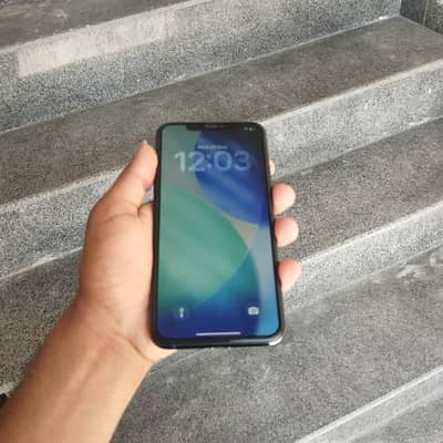 I phone 11 pro max with box