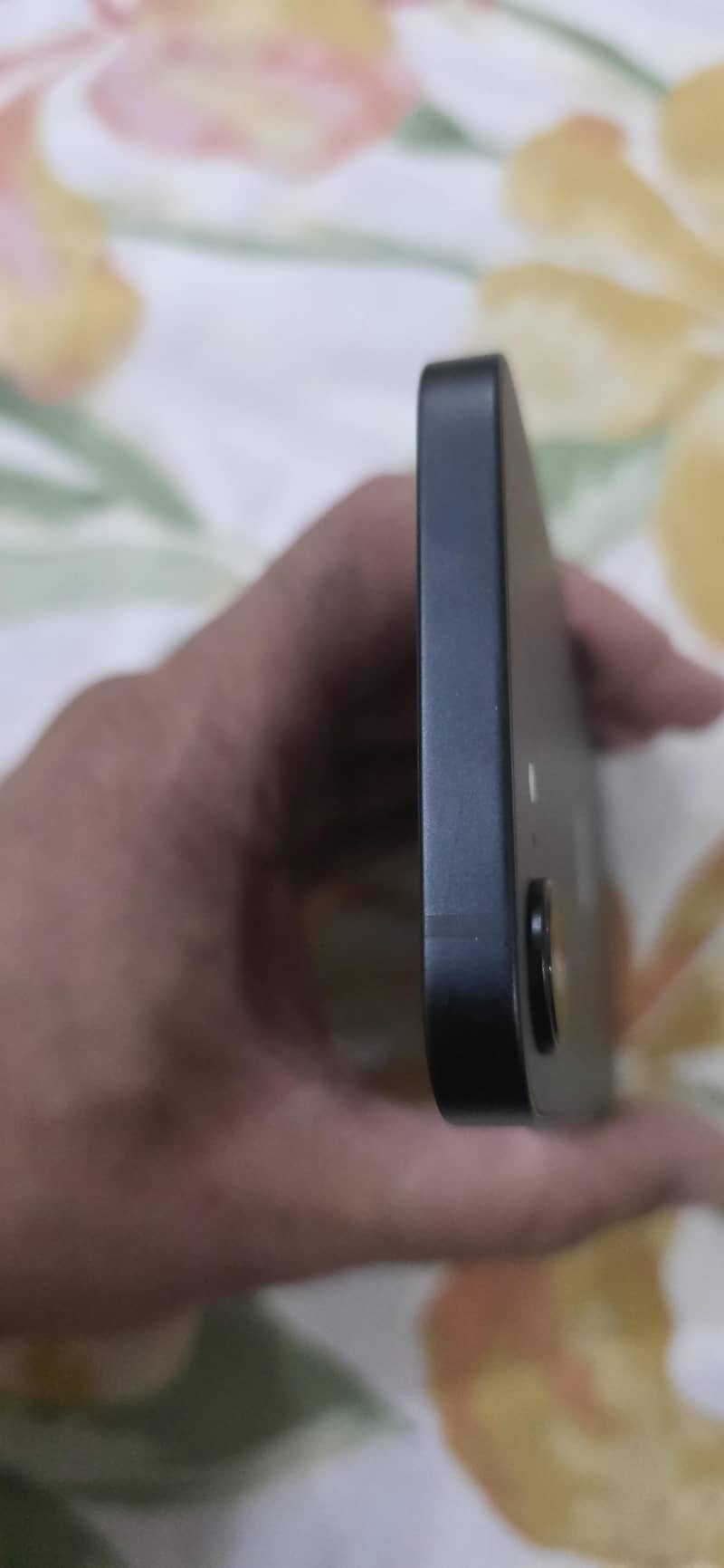 iphone 16e 5