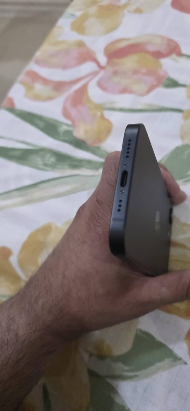 iphone 16e 6