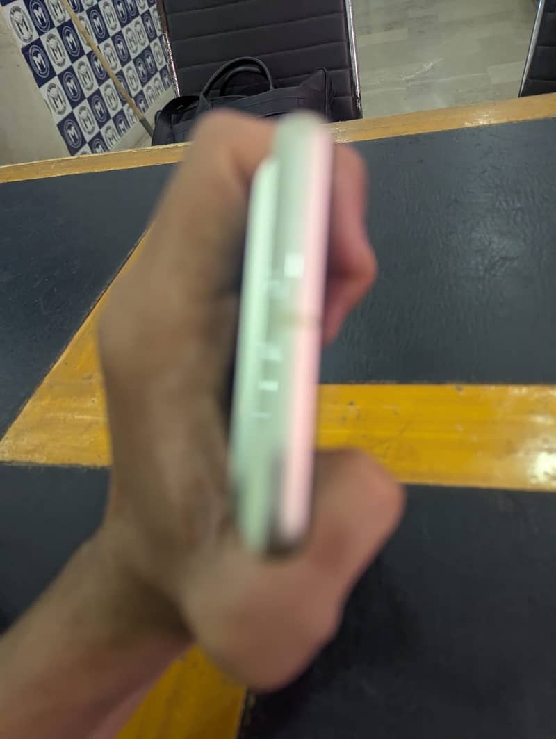 Google Pixel 7 3