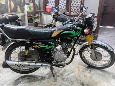 unique 125 2018 model hyd num vip bike urgent sell