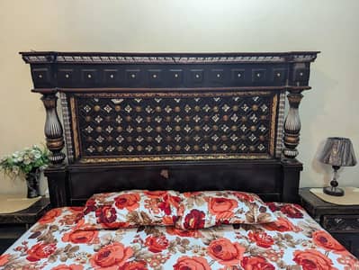 chinioty bed, side tables and dressing