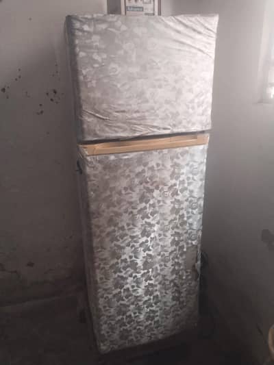 Used Fridge alongwith Stabilizer and Wooden Stand