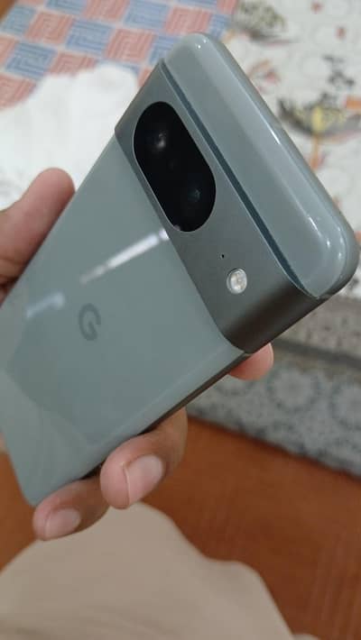 Google Pixel 8 up for sale