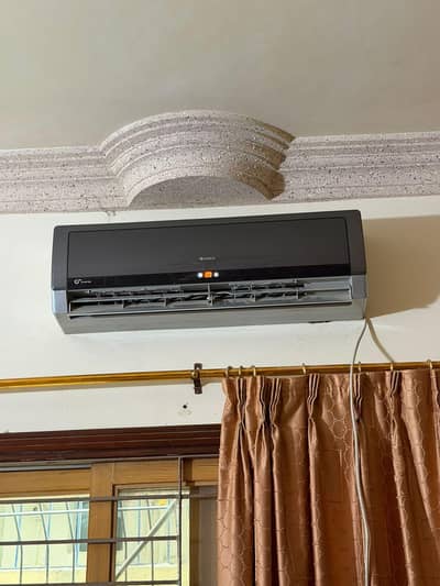 Gree 1 Ton Inverter AC