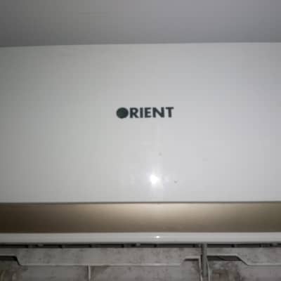 Orient 1.5 Ton DC Inverter AC – Excellent Condition