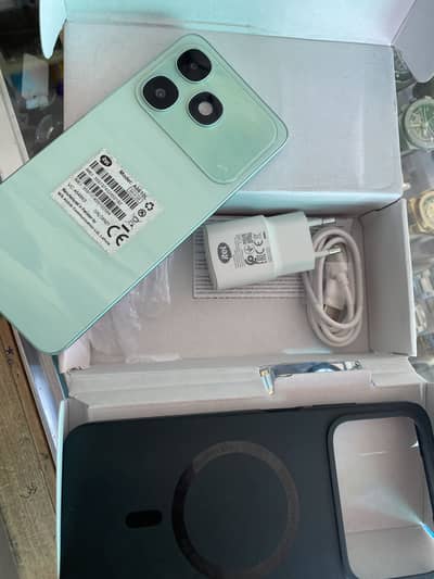 One Realme 4+2/64 one itel a90 available low price