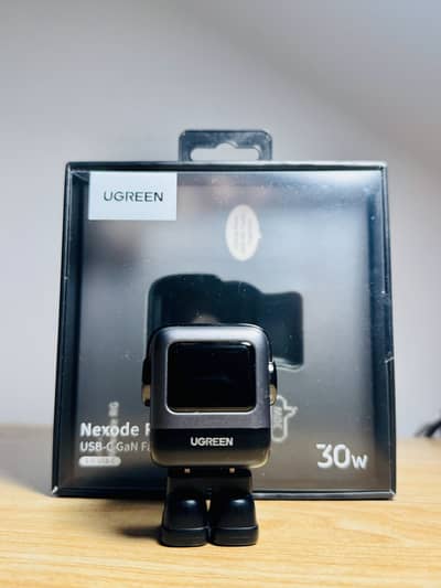 UGREEN Nexode Robot Gan Fast Charger USB-C 30w