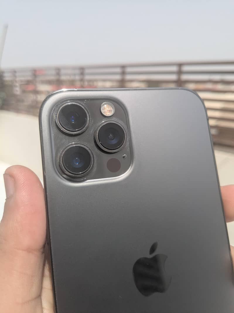 iPhone 12 Pro Max 1