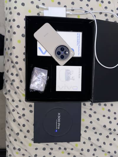 VIVO X300 Pro 512gb complete gift box PTA APPROVED