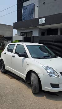 Suzuki Swift 2011 – Neat & Clean Hatchback