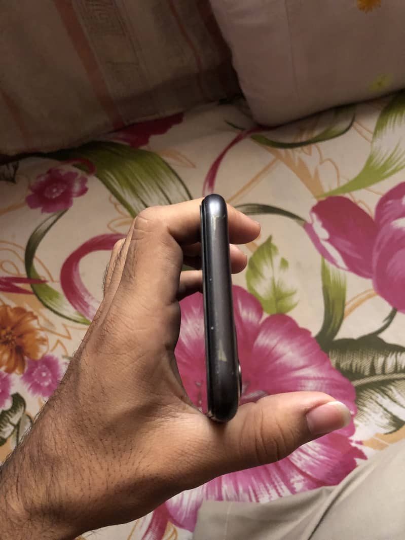 iPhone 11 2