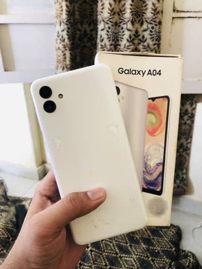 Samsung a04 3/32 with box