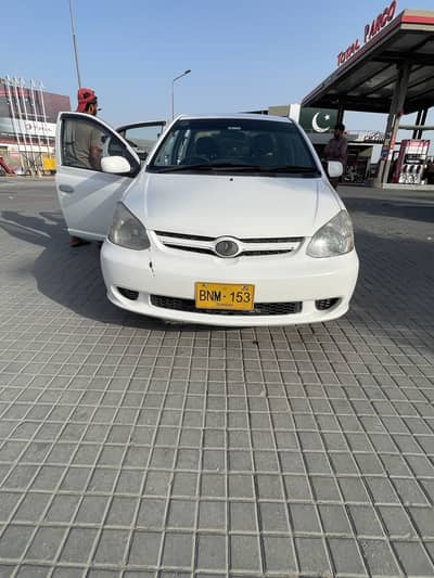 toyota platz 2004