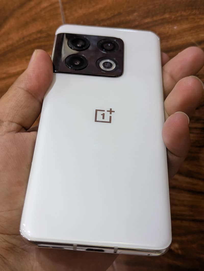 One Plus 10 Pro 1