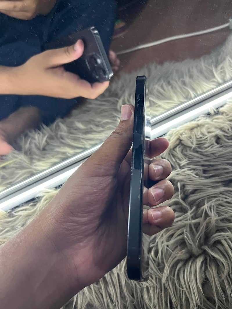 iPhone 14 Pro Max 2