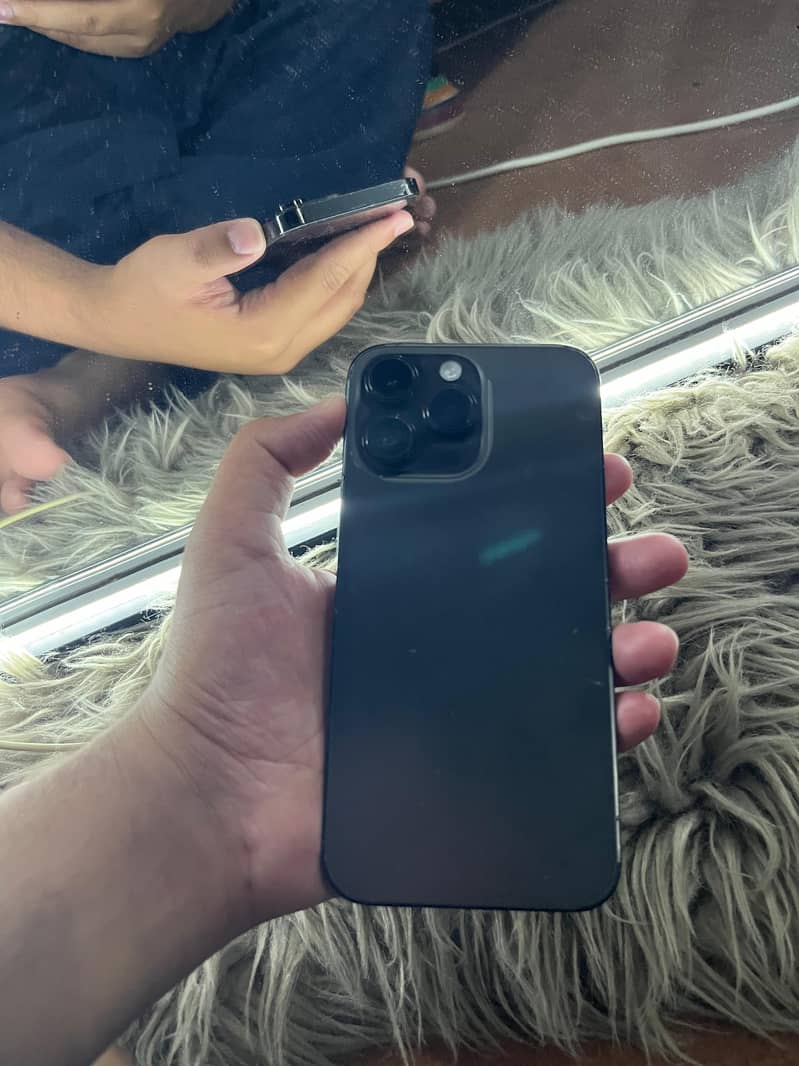 iPhone 14 Pro Max 4