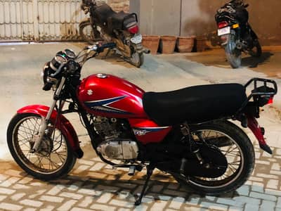 Suzuki GS 150 2013