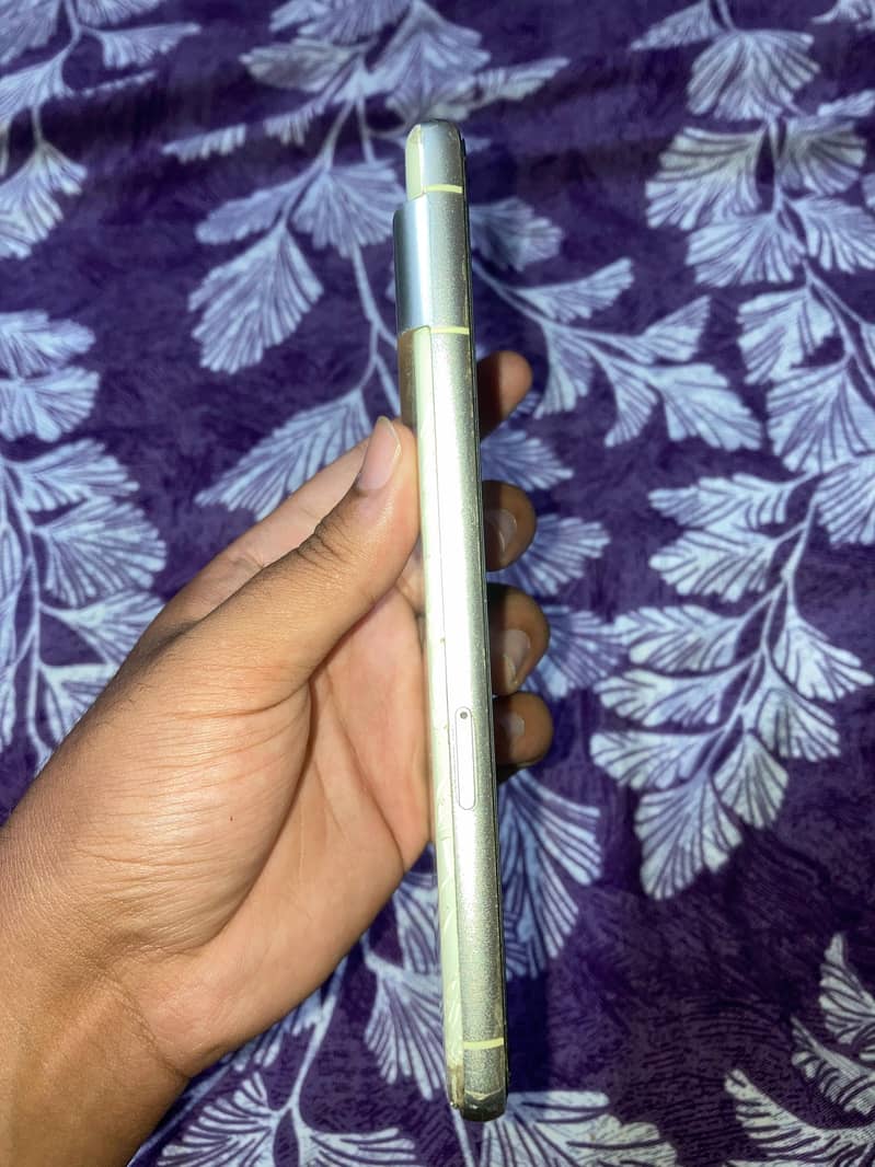 Google Pixel 7 4